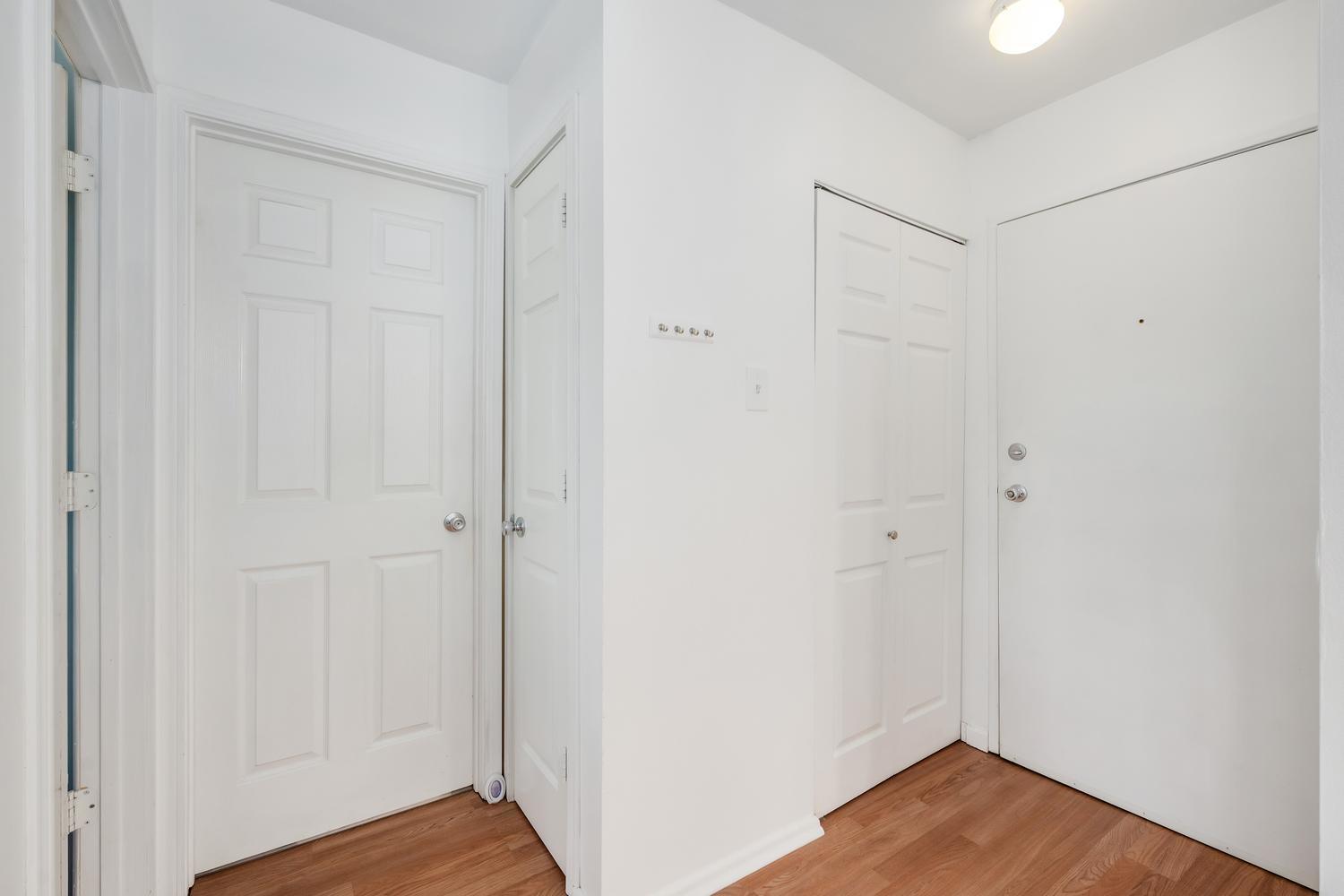 659 E FULLERTON Avenue Unit: 204