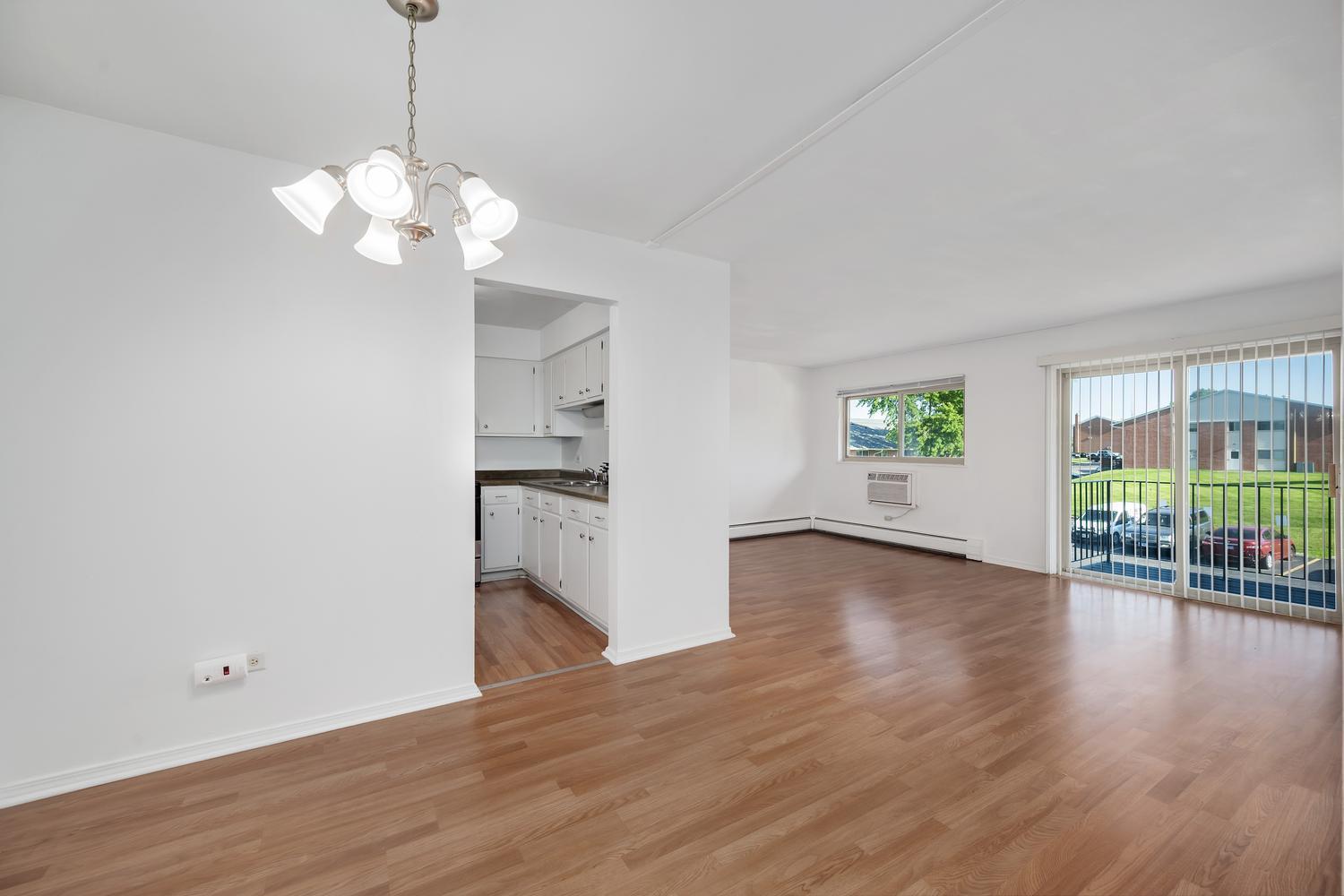 659 E FULLERTON Avenue Unit: 204