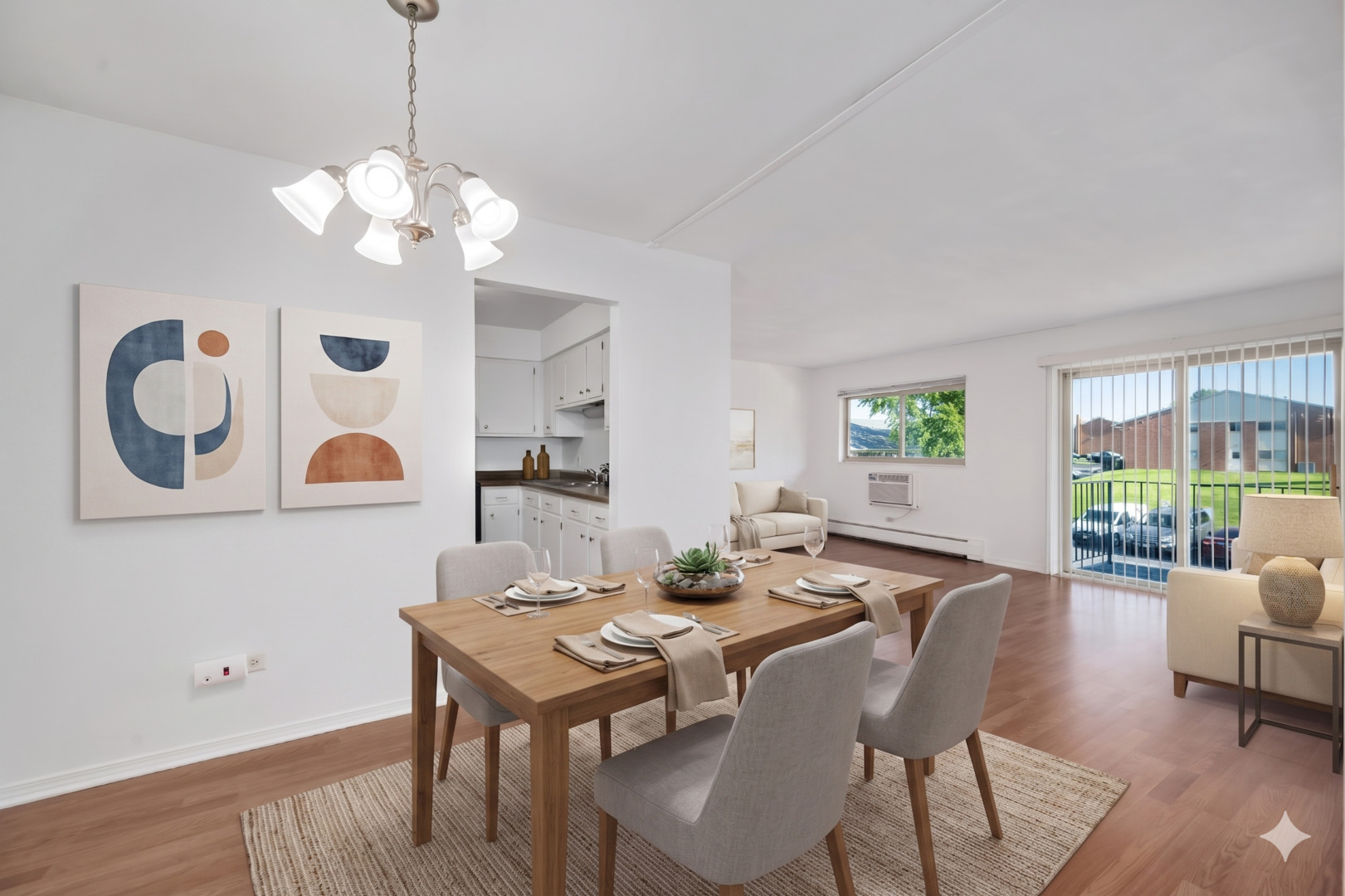 659 E FULLERTON Avenue Unit: 204