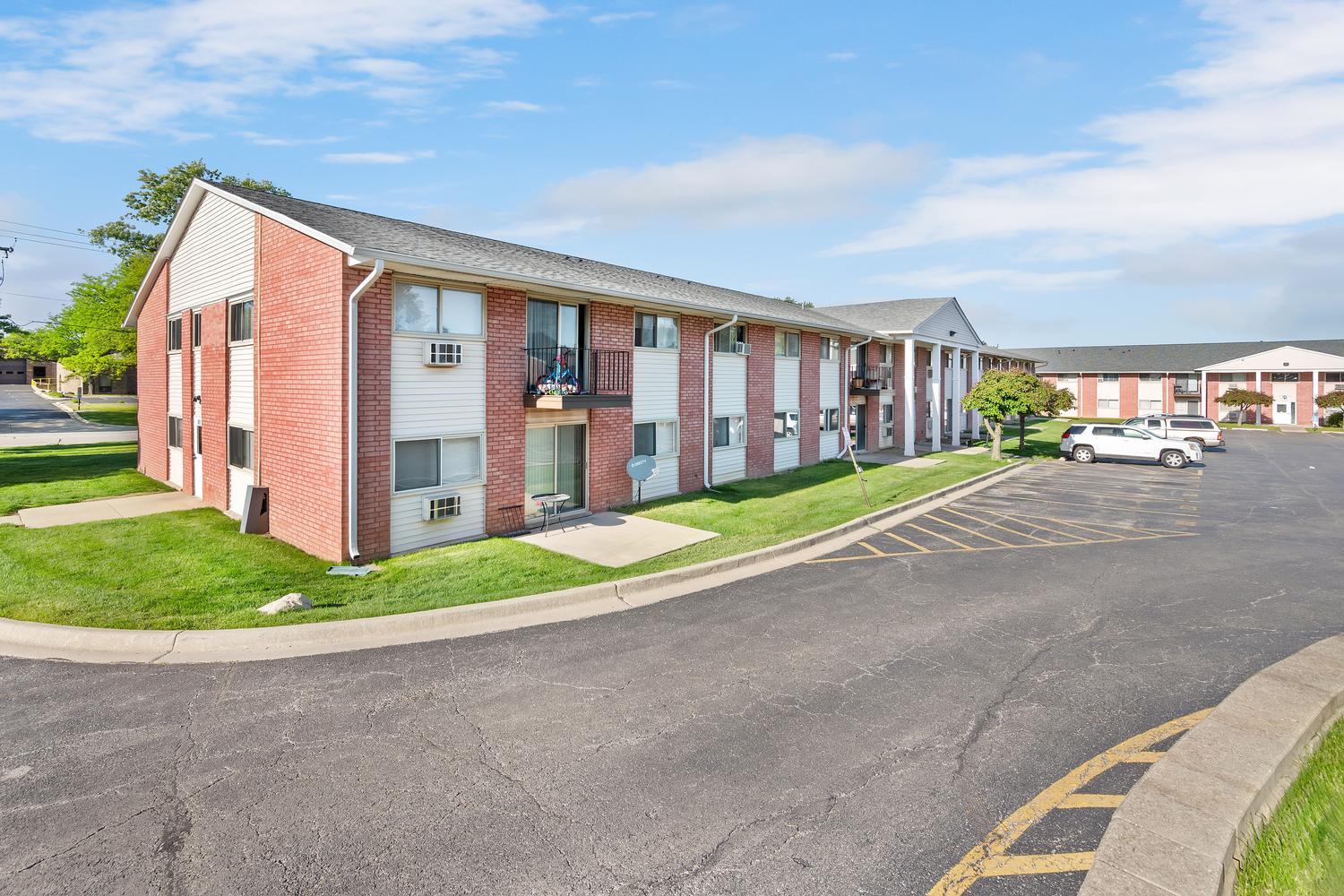 659 E FULLERTON Avenue Unit: 204
