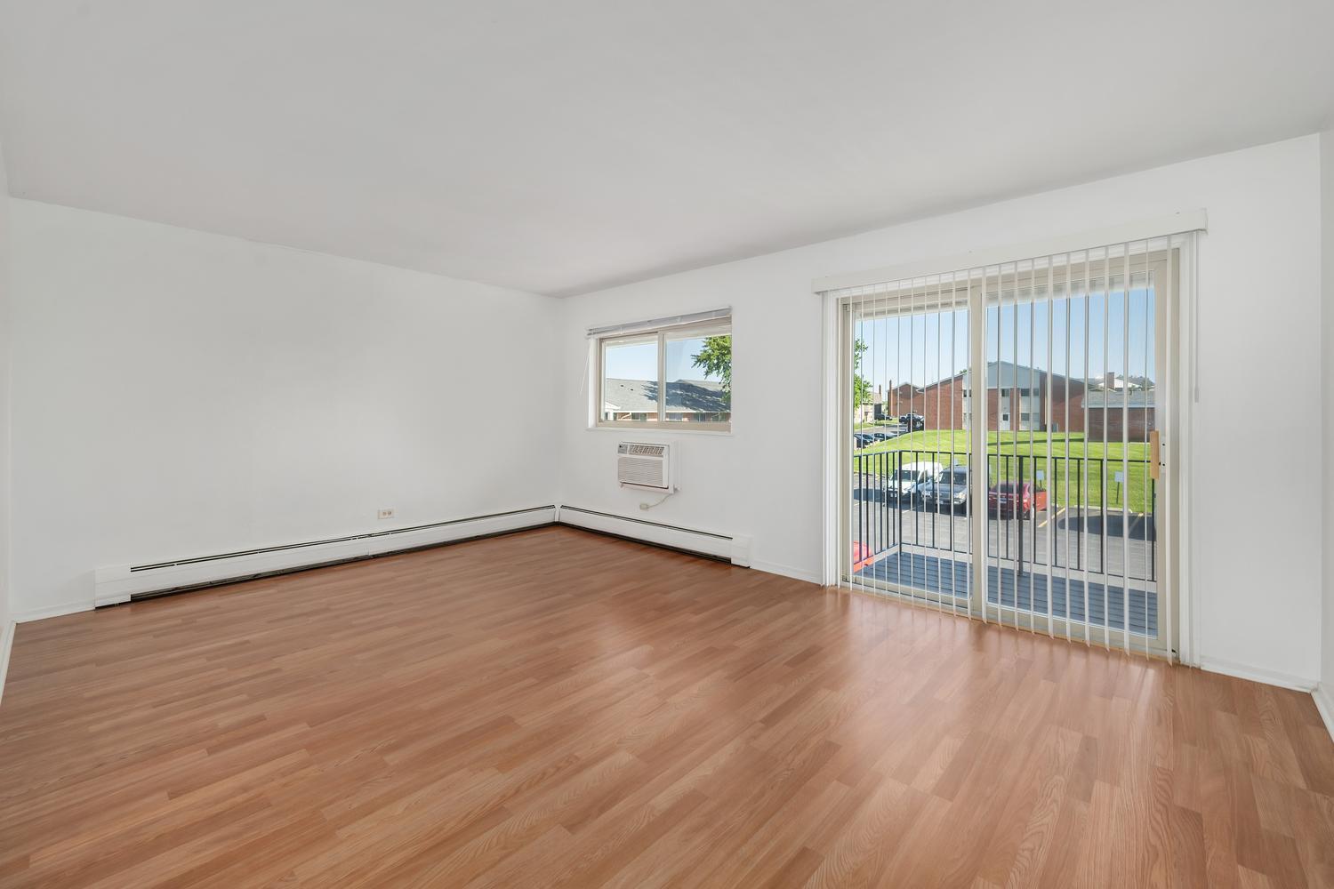659 E FULLERTON Avenue Unit: 204