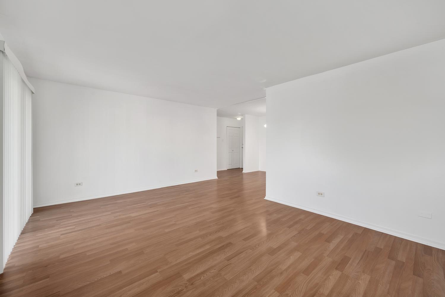 659 E FULLERTON Avenue Unit: 204