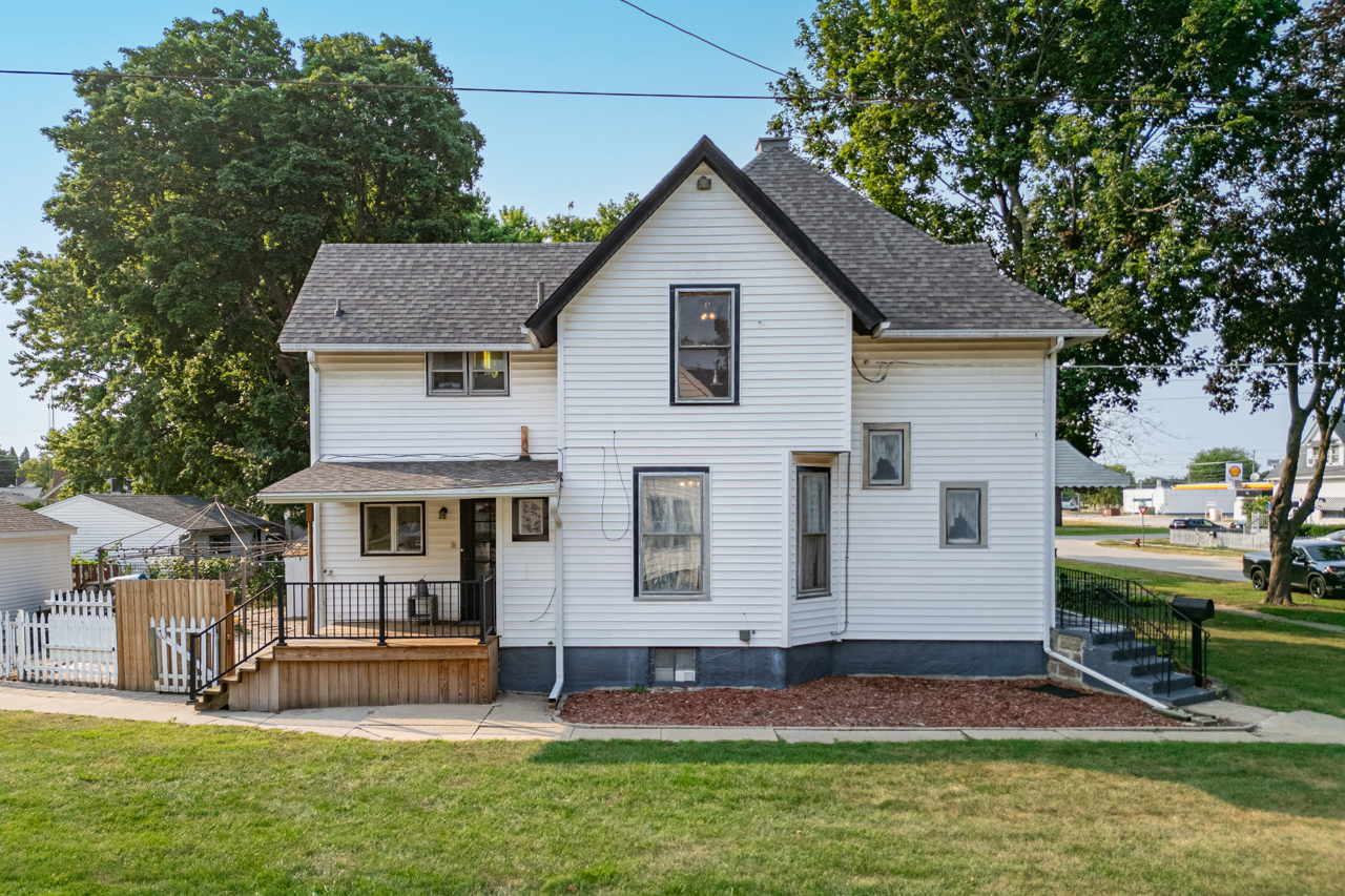 904 Kishwaukee Street
