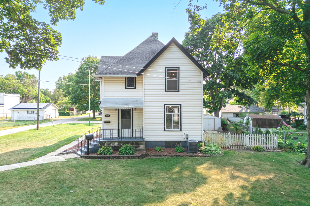 904 Kishwaukee Street