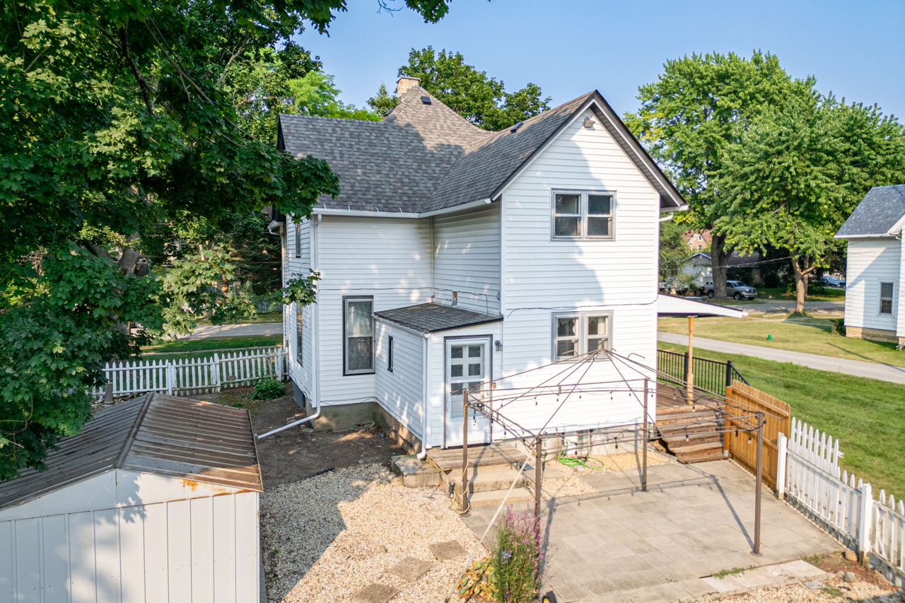 904 Kishwaukee Street