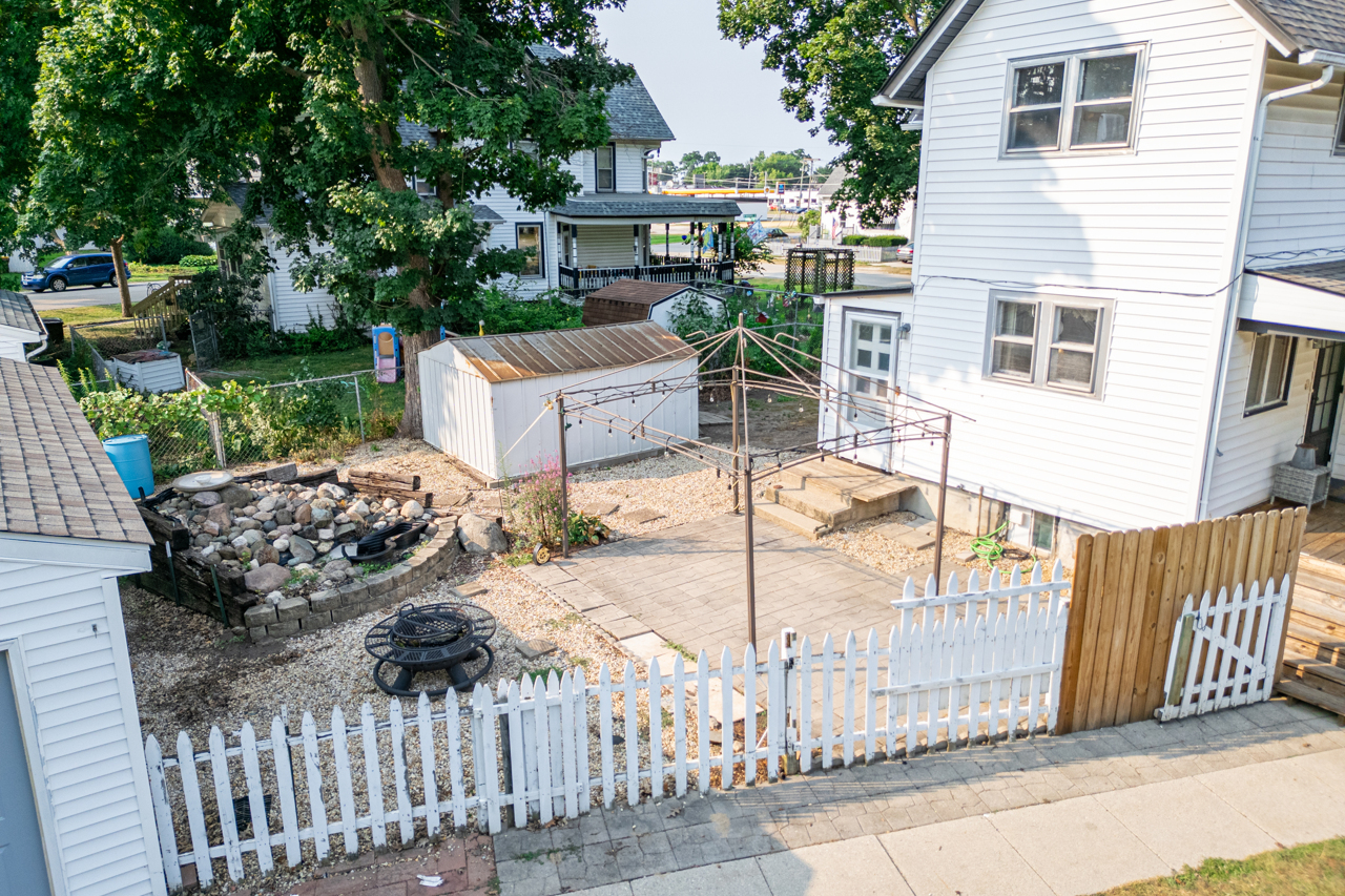 904 Kishwaukee Street