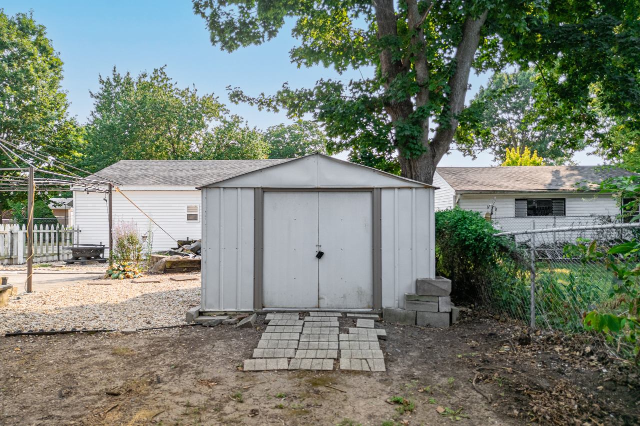 904 Kishwaukee Street