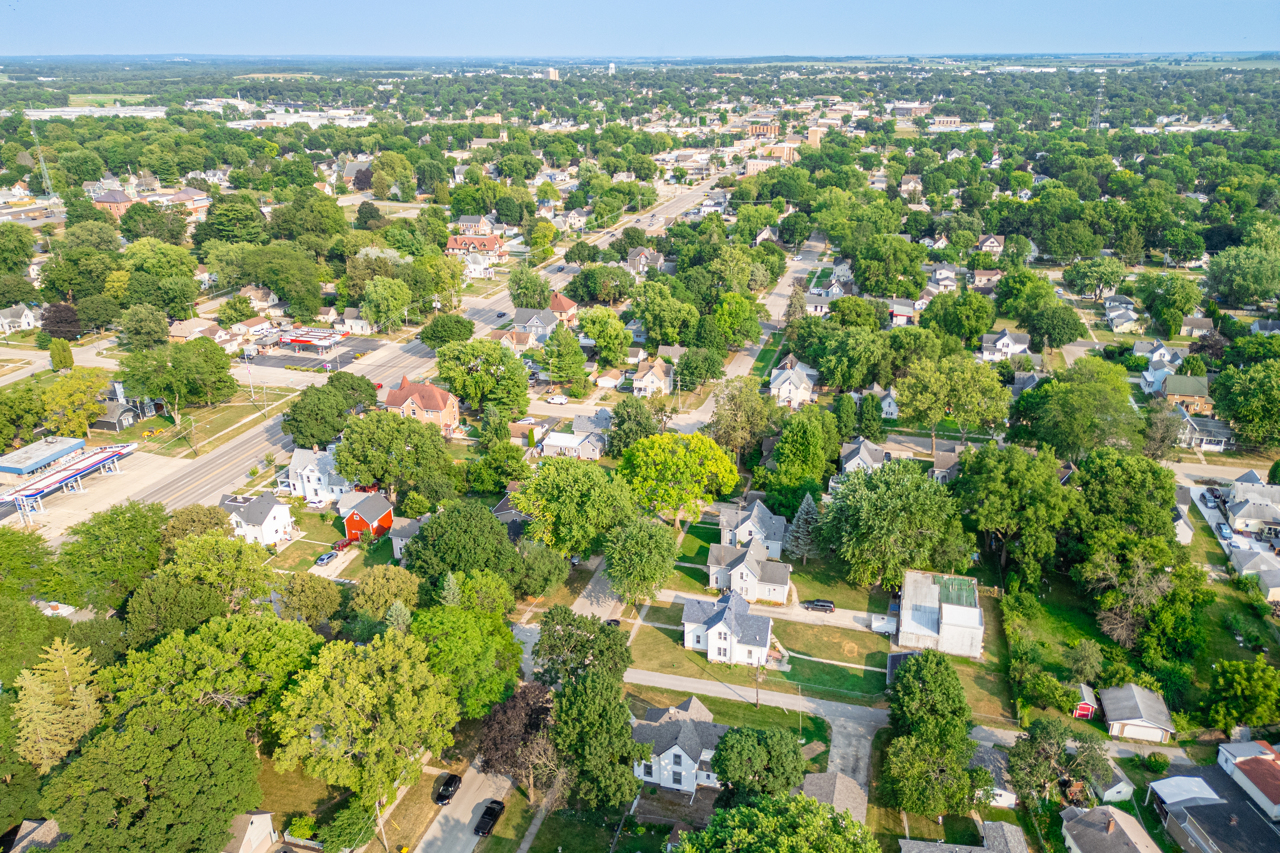 904 Kishwaukee Street