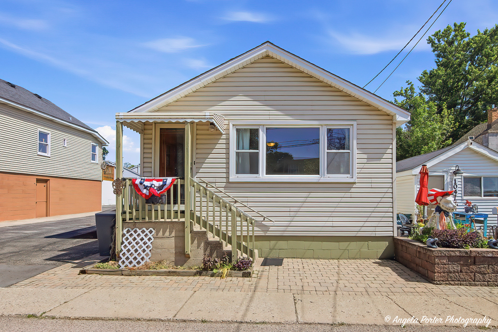 102 Lakeview Avenue