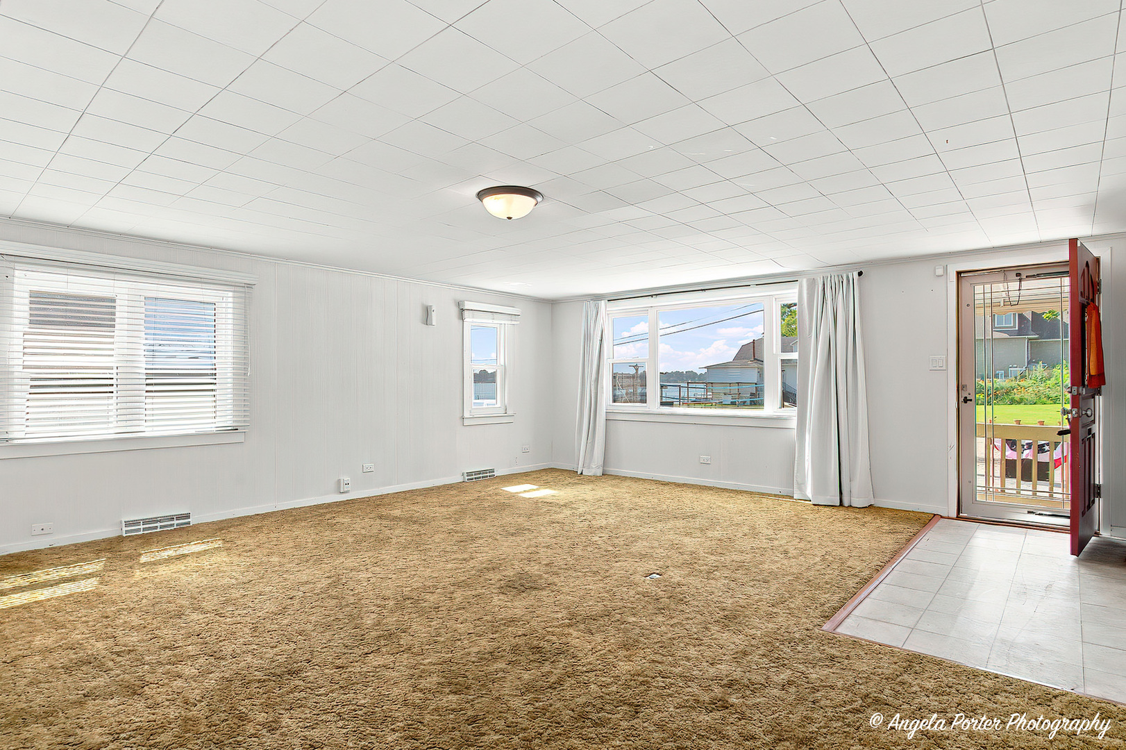 102 Lakeview Avenue