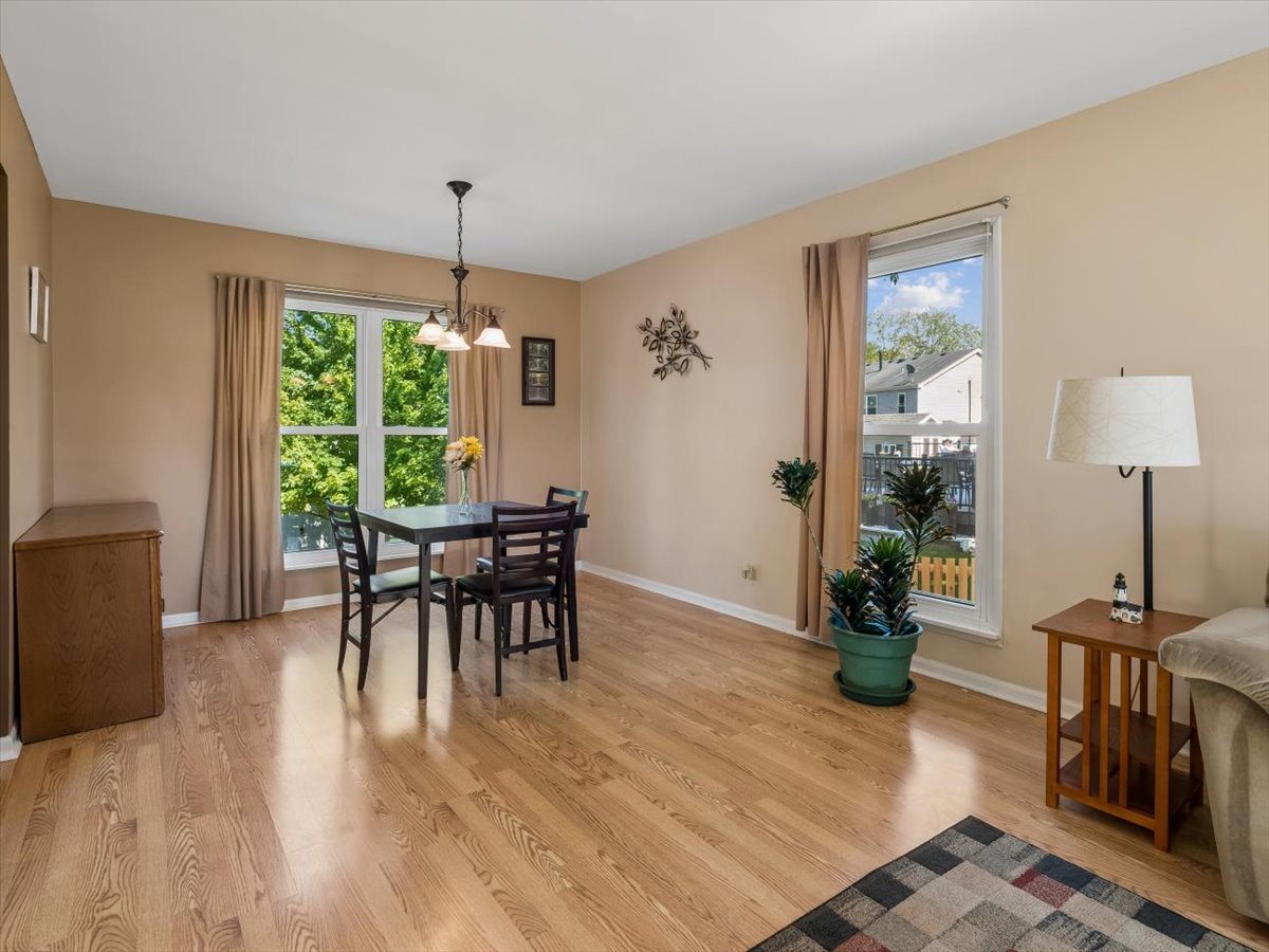 317 W Harvard Circle