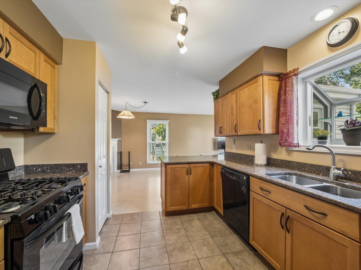 317 W Harvard Circle