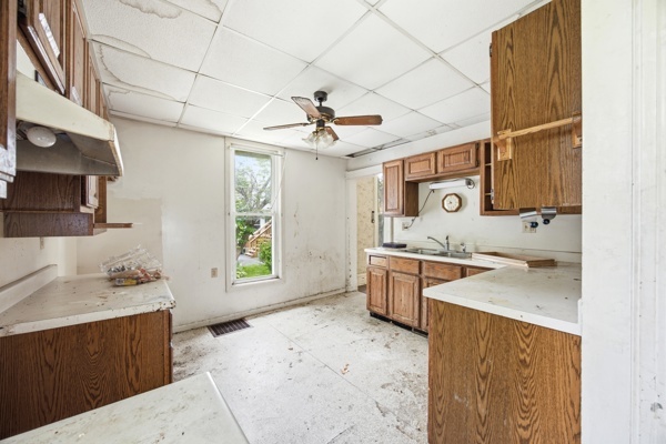 313 E Grant Highway