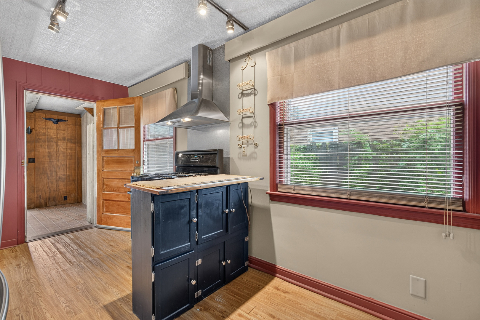474 Sunset Drive