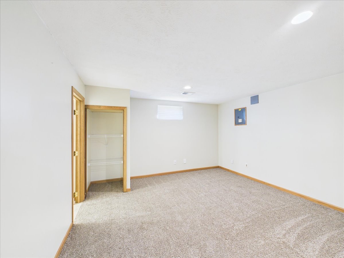 122 Drew Court