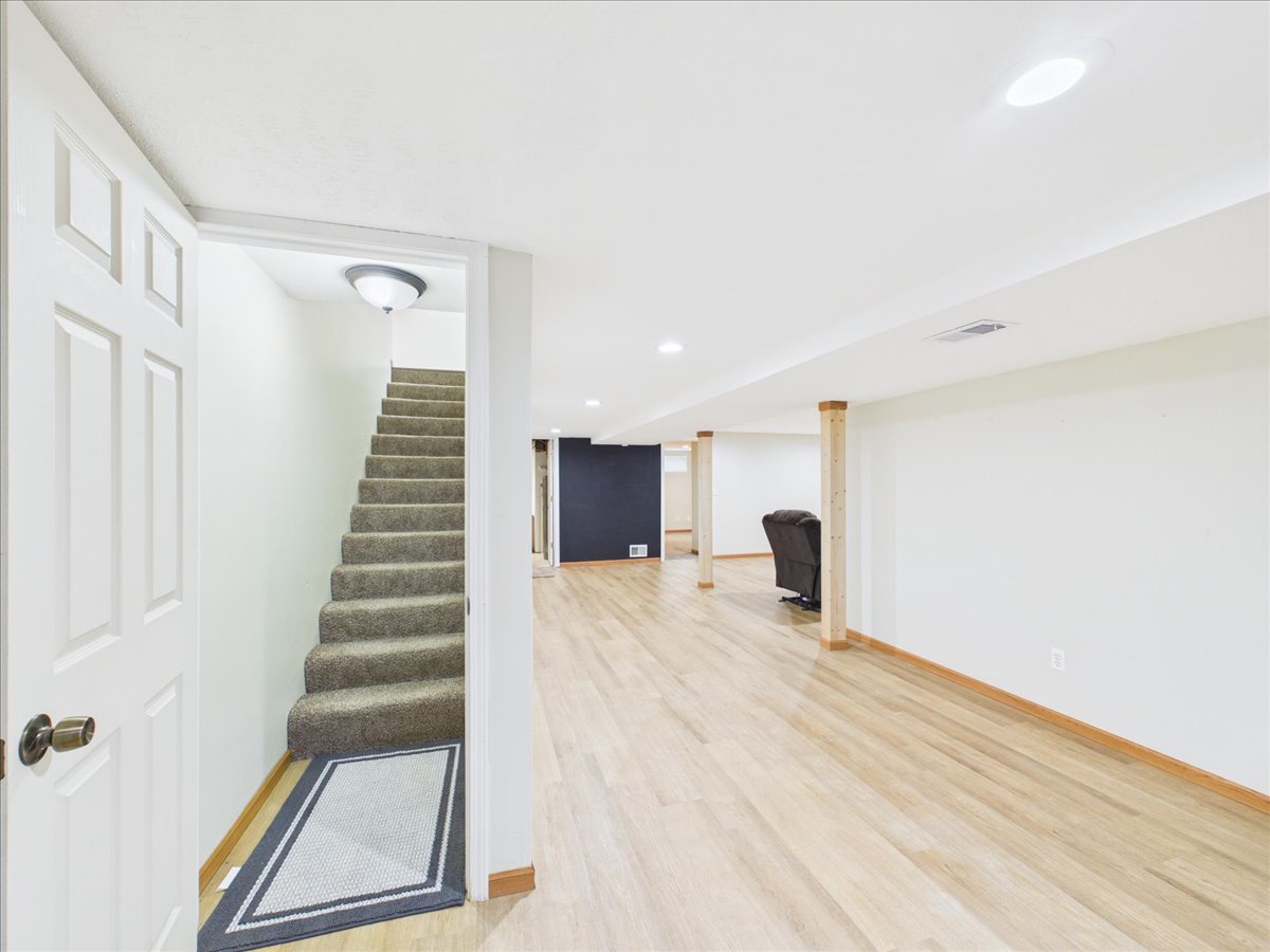 122 Drew Court