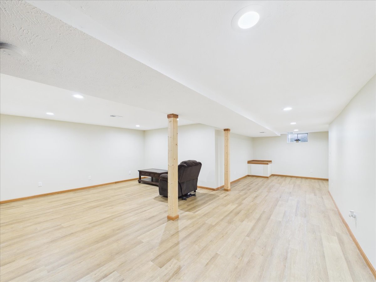 122 Drew Court
