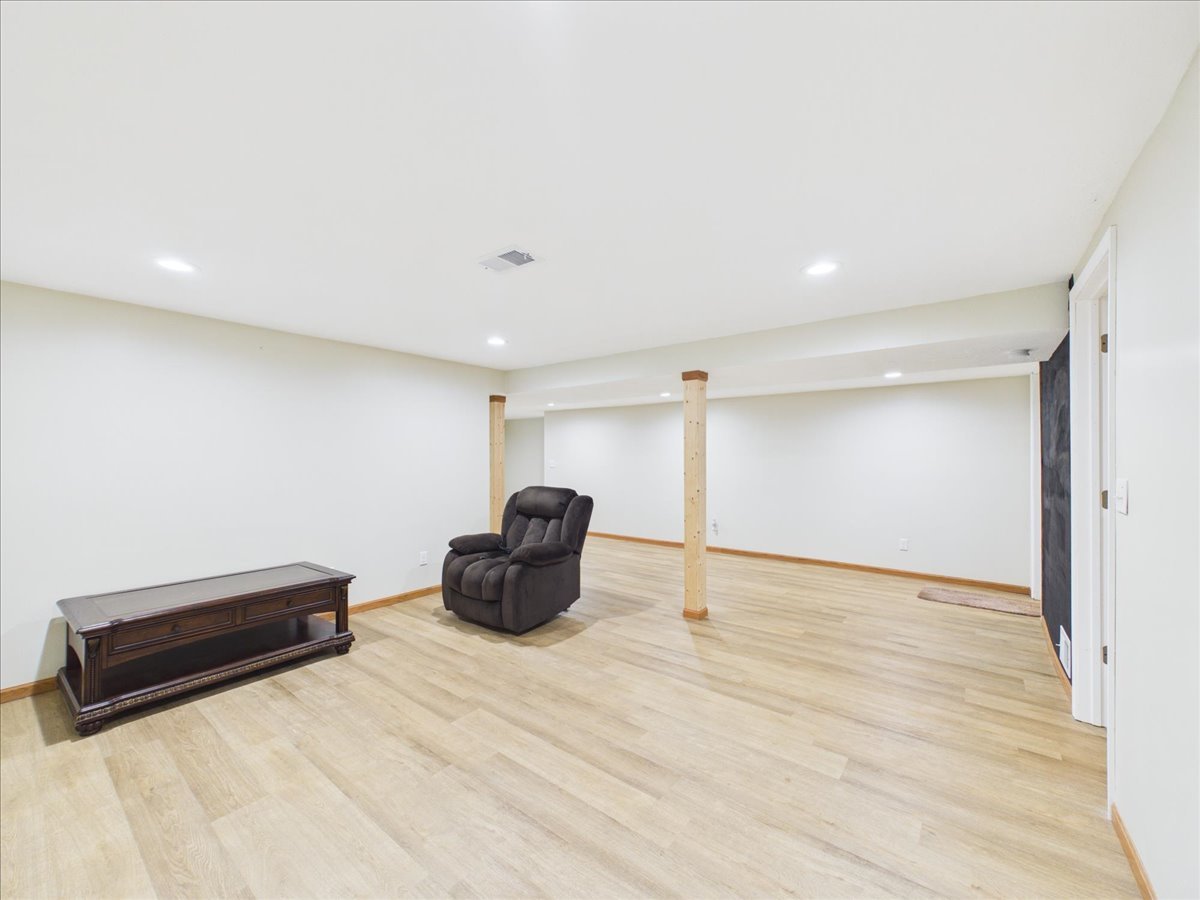 122 Drew Court