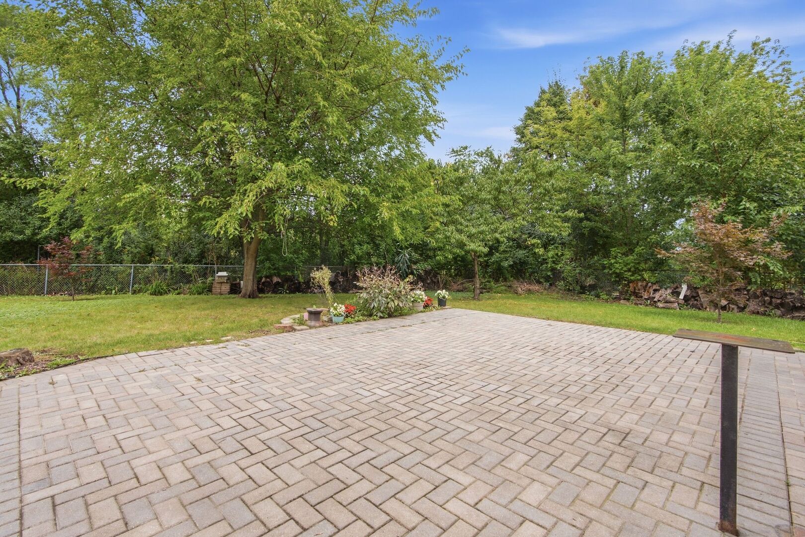 1650 Beverly Court