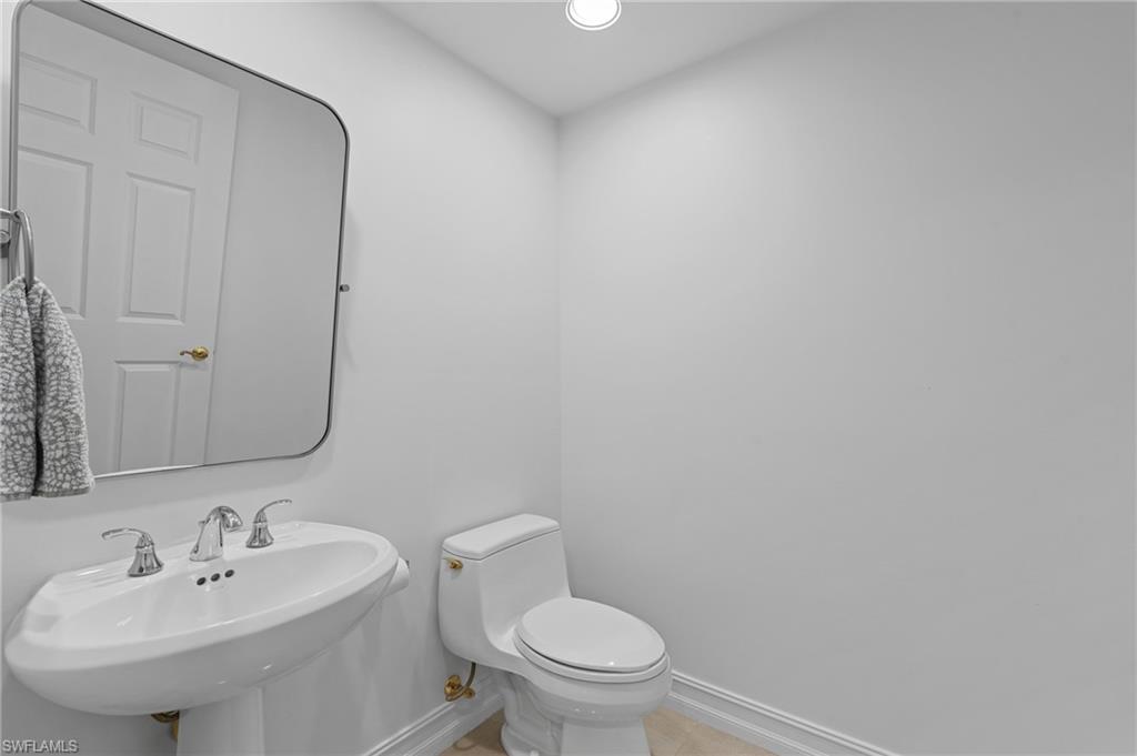 2738 Tiburon BLVD E # 305 Unit: B-305