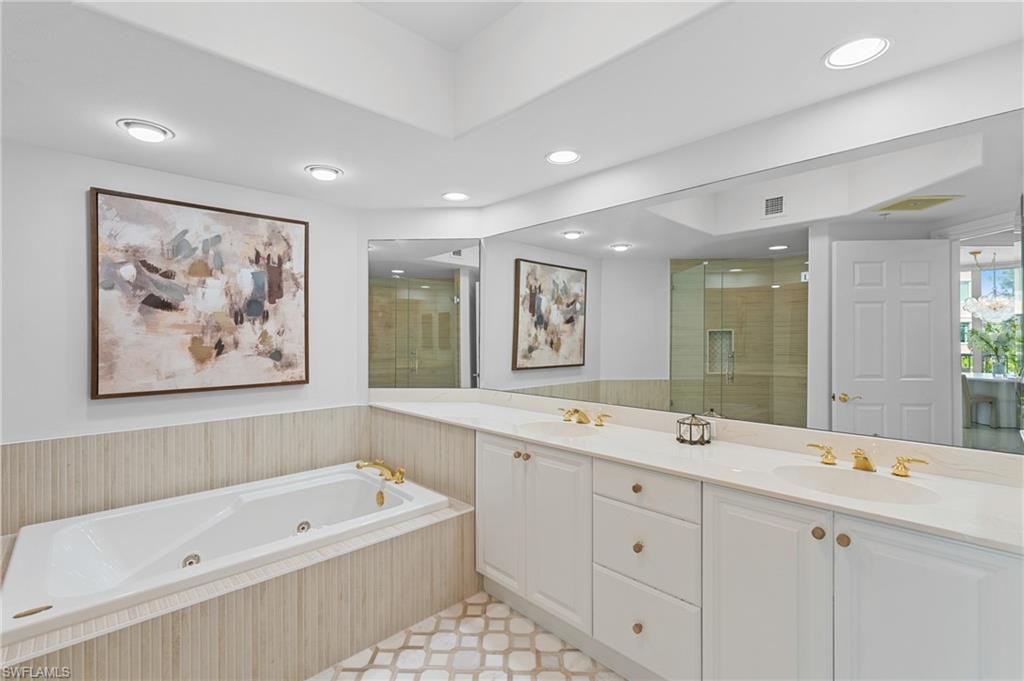 2738 Tiburon BLVD E # 305 Unit: B-305
