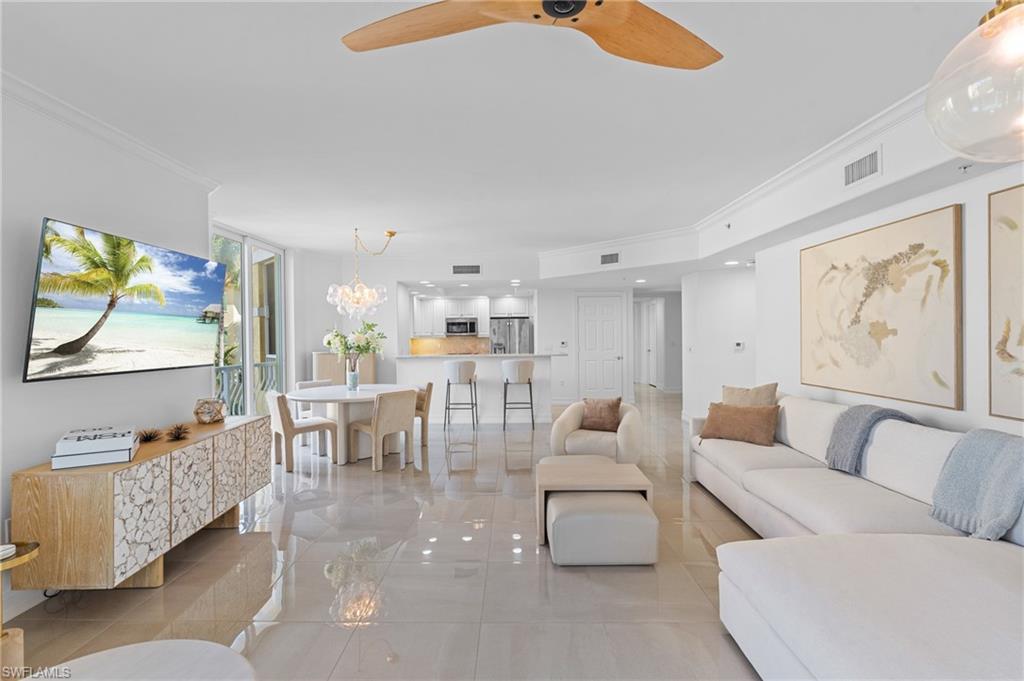 2738 Tiburon BLVD E # 305 Unit: B-305