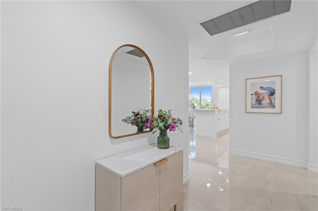 2738 Tiburon BLVD E # 305 Unit: B-305