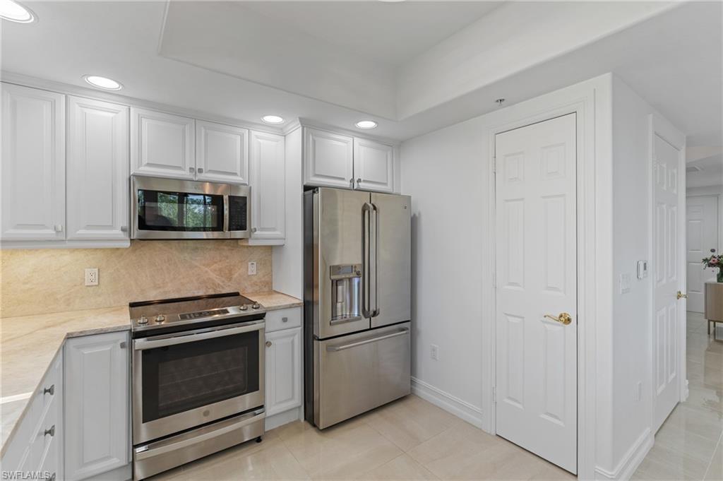 2738 Tiburon BLVD E # 305 Unit: B-305