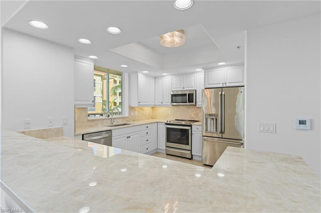 2738 Tiburon BLVD E # 305 Unit: B-305