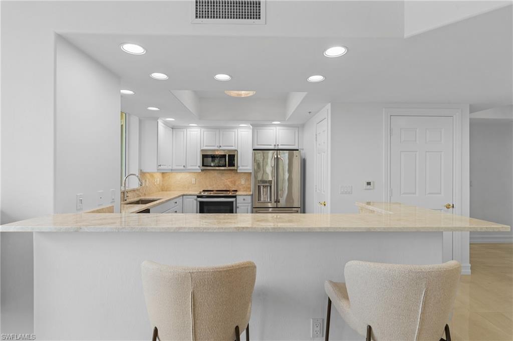 2738 Tiburon BLVD E # 305 Unit: B-305