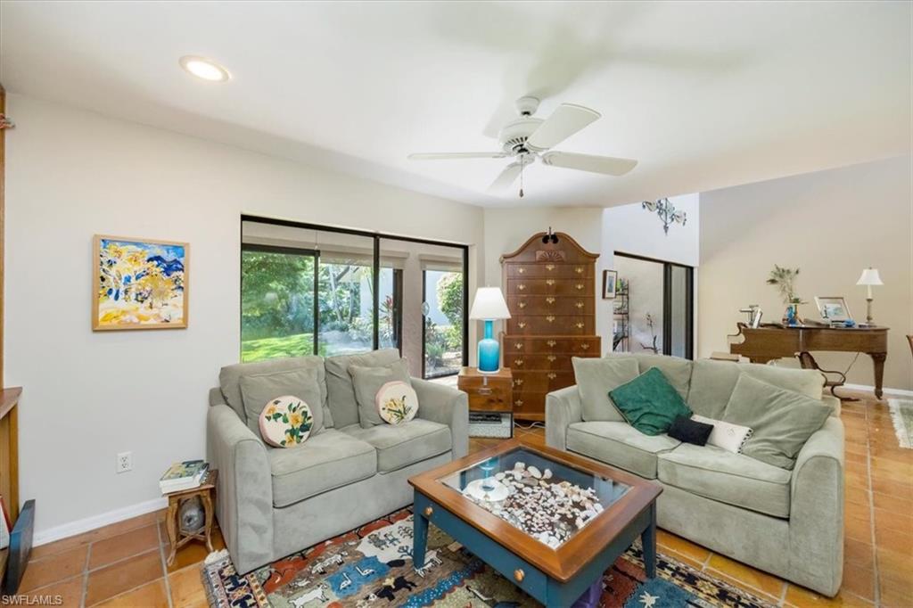 2102 Buckingham LN # U4