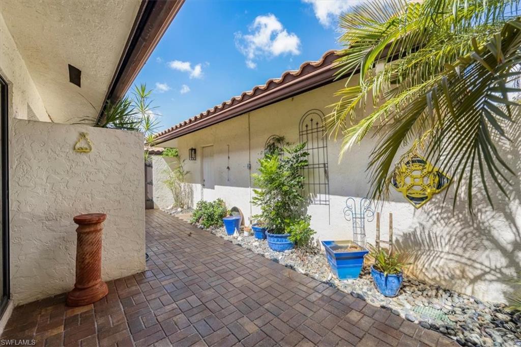 2102 Buckingham LN # U4