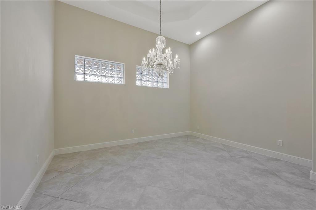 5616 Hammock Isles DR