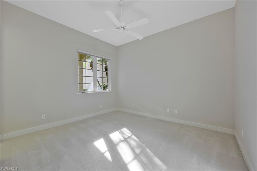 5616 Hammock Isles DR