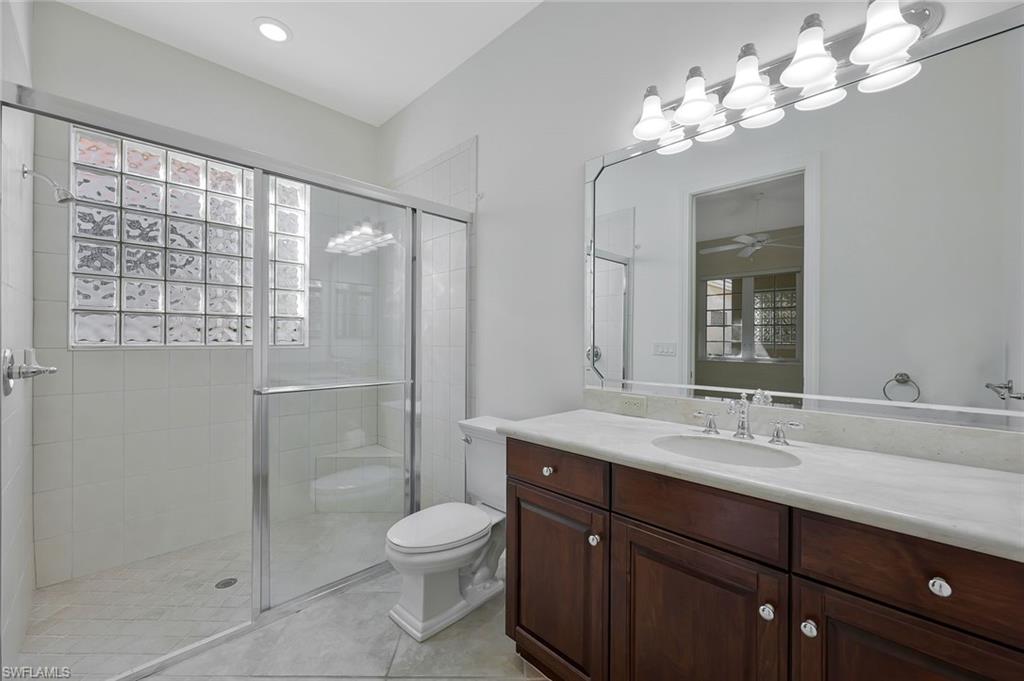 5616 Hammock Isles DR