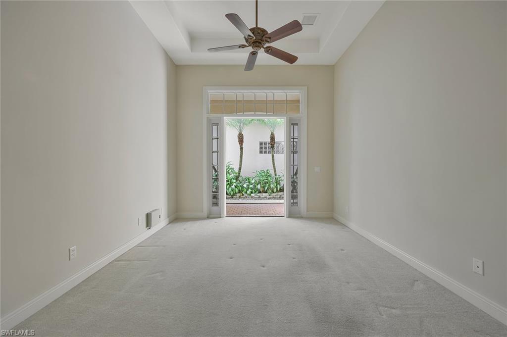 5616 Hammock Isles DR