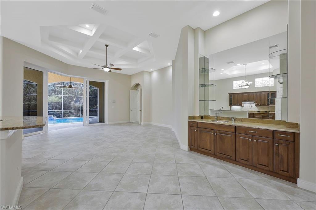 5616 Hammock Isles DR