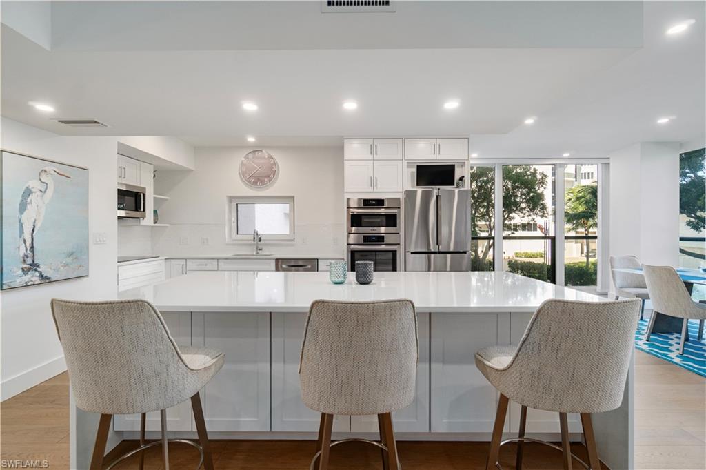 4031 Gulf Shore BLVD N 22