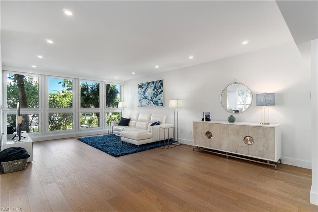 4031 Gulf Shore BLVD N 22