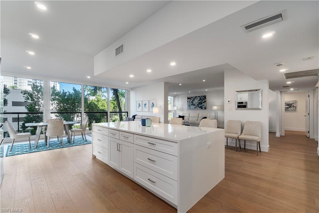 4031 Gulf Shore BLVD N 22