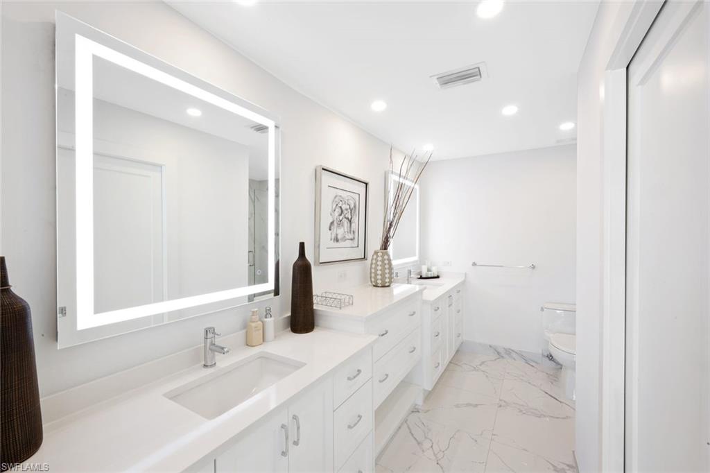 800 River Point DR # 212