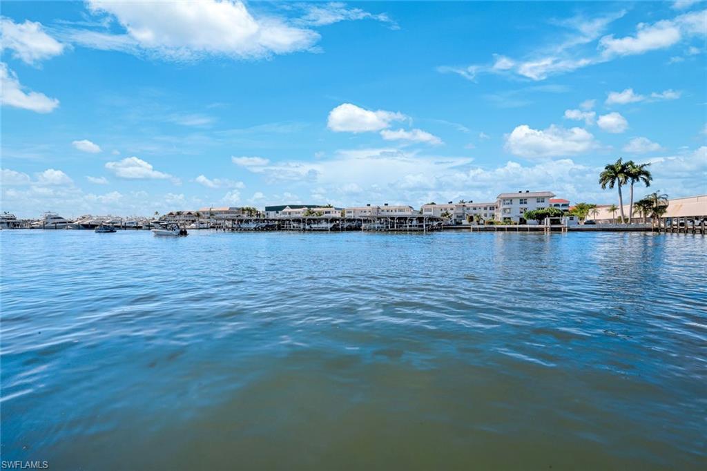 800 River Point DR # 212