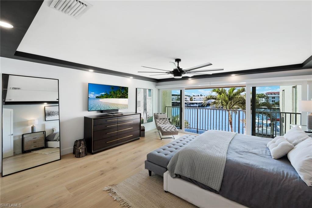 800 River Point DR # 212