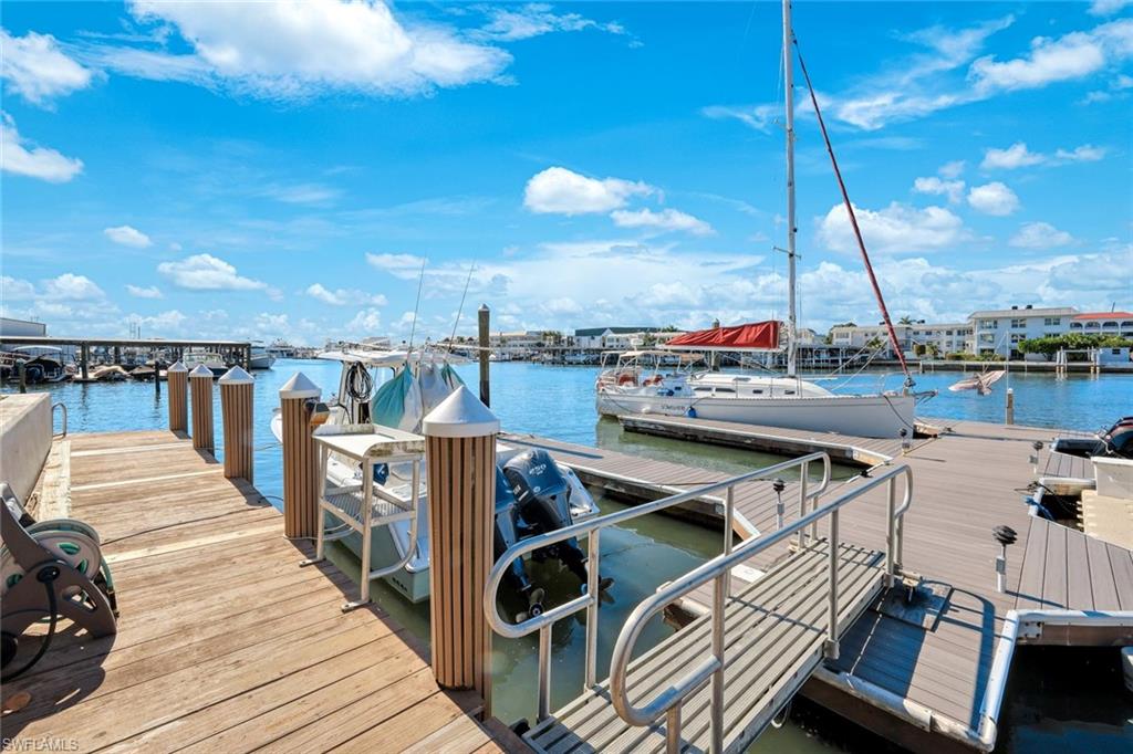 800 River Point DR # 212