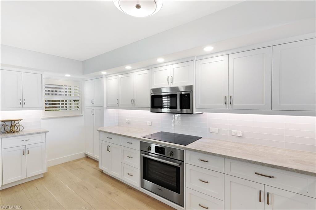 800 River Point DR # 212