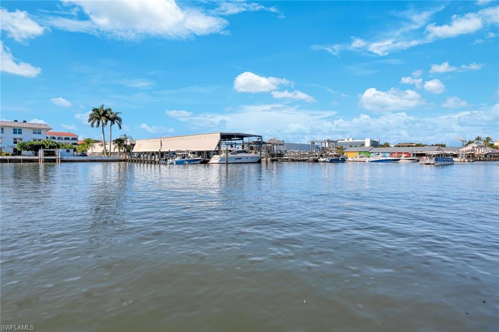 800 River Point DR # 212