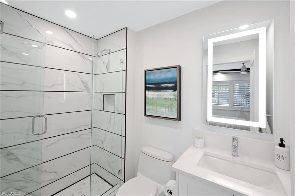 800 River Point DR # 212