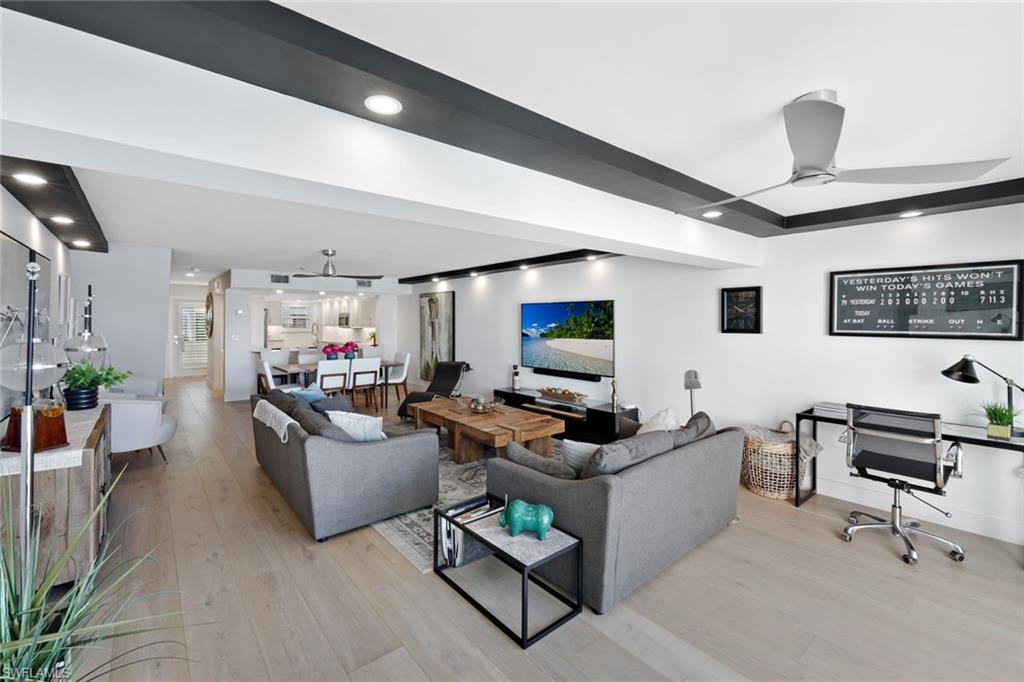 800 River Point DR # 212