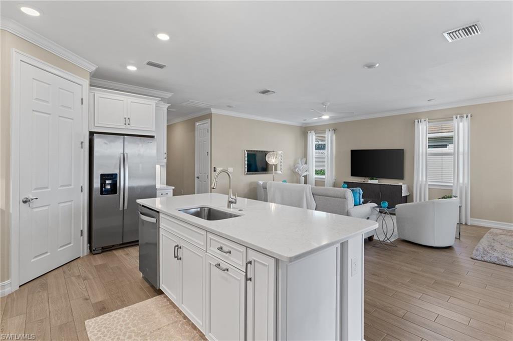 28000 Captiva Shell LOOP
