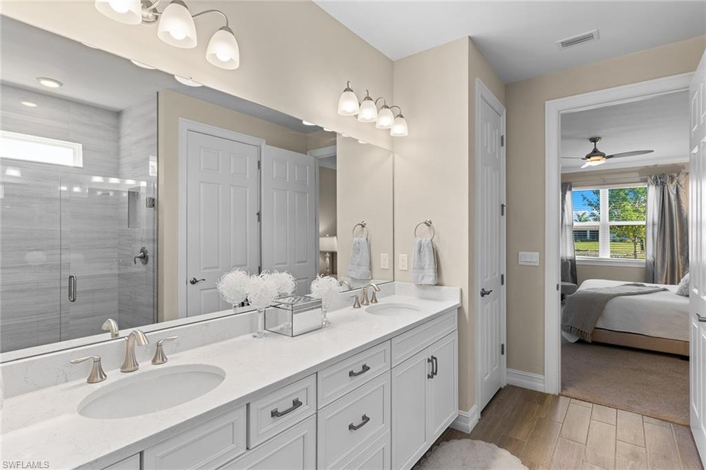 28000 Captiva Shell LOOP